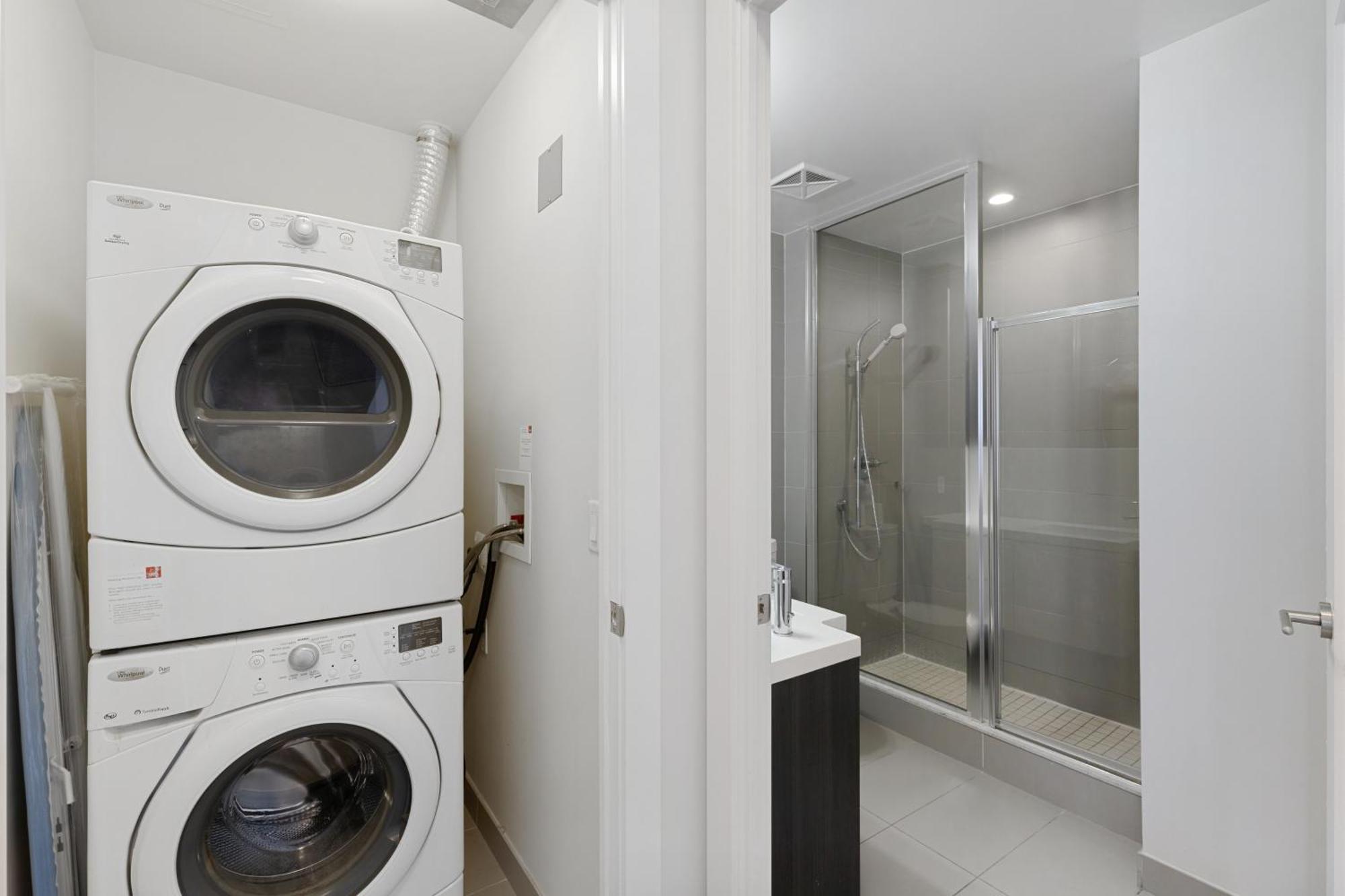 2Bedroom Cn Tower And Water Views - Free Parking - Rooftop Pool Toronto Luaran gambar