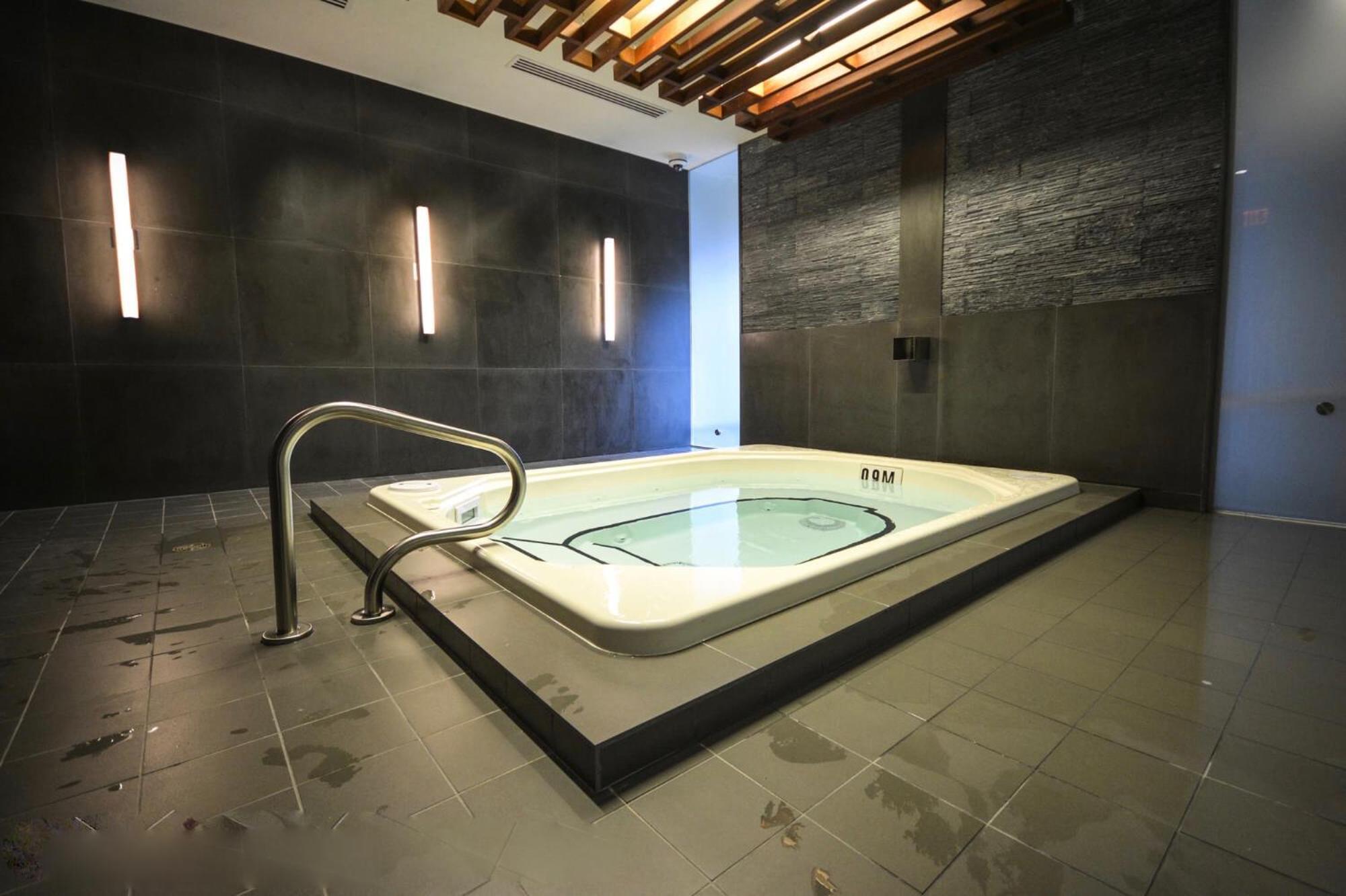 2Bedroom Cn Tower And Water Views - Free Parking - Rooftop Pool Toronto Luaran gambar